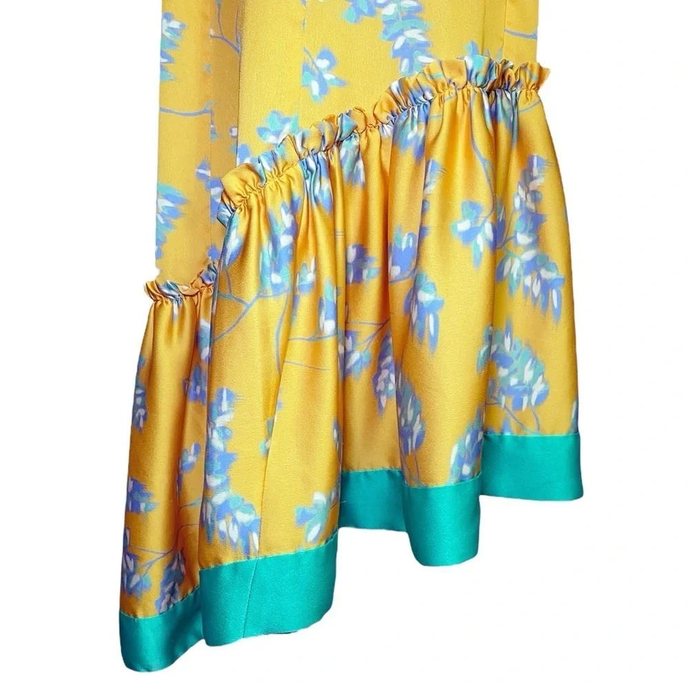 Three Floor Lemonana Dress Yellow Aqua Print
Ruffle Flutter Sleeve Midi - Picture 6 of 16